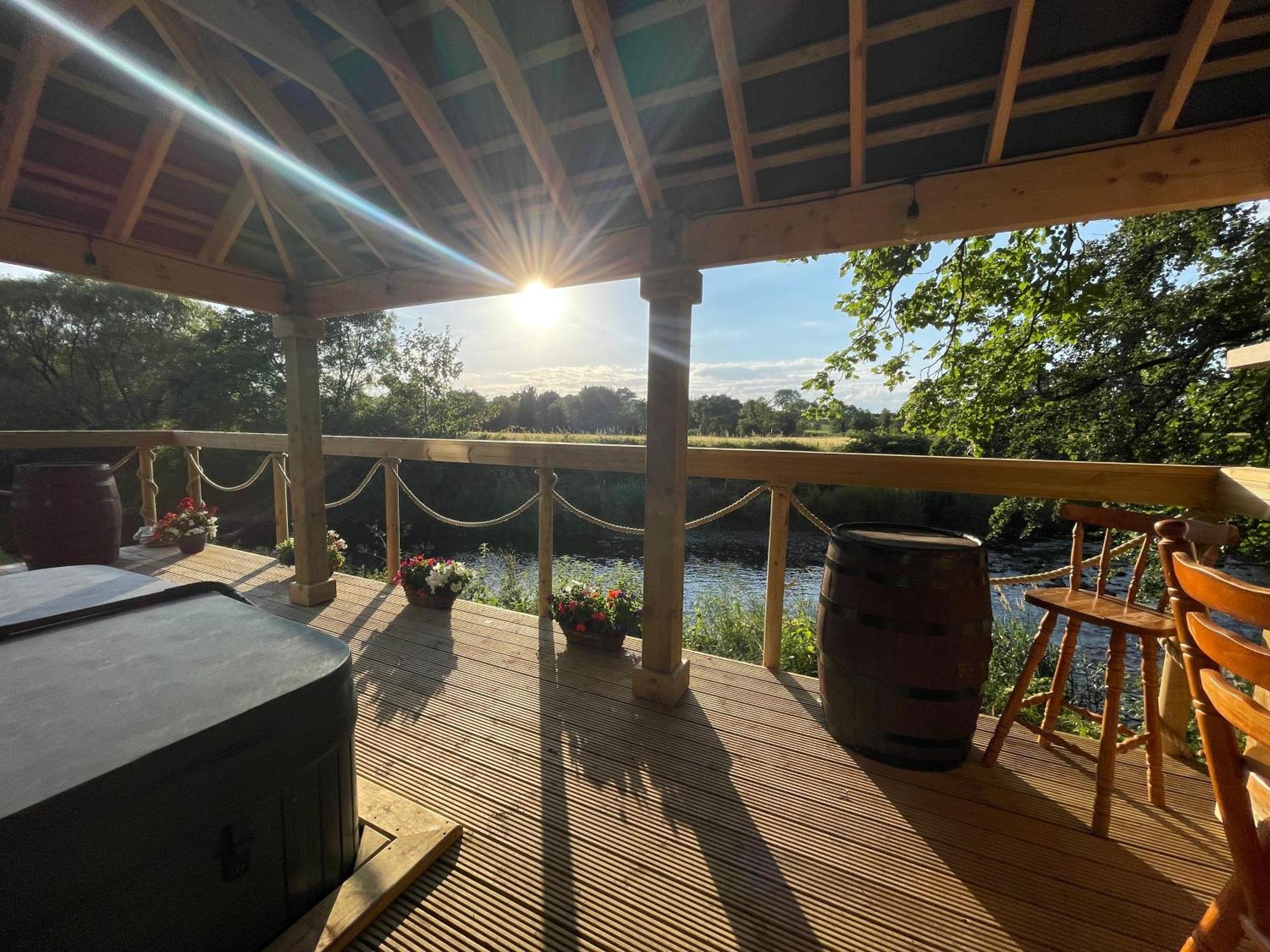 Luxury Accommodation In County Antrim With Riverside Hot Tub Kells Экстерьер фото